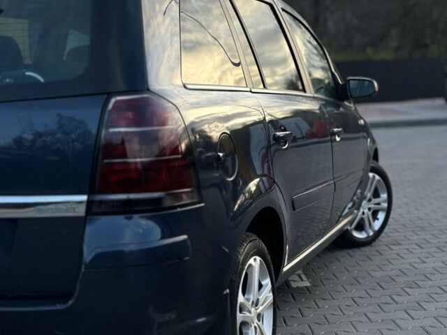 Синій Опель Зафіра, об'ємом двигуна 1.6 л та пробігом 224 тис. км за 5250 $, фото 5 на Automoto.ua