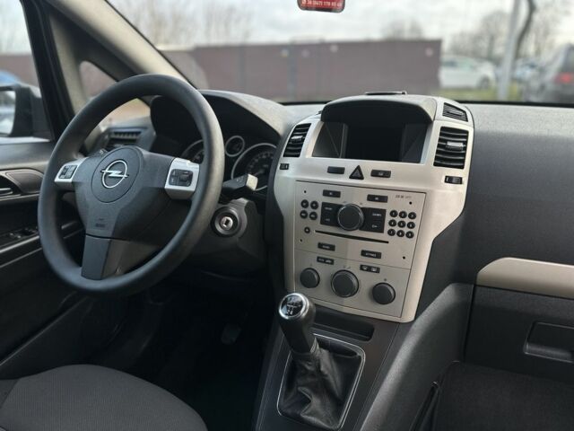 Синий Опель Зафира, объемом двигателя 1.8 л и пробегом 201 тыс. км за 6800 $, фото 7 на Automoto.ua