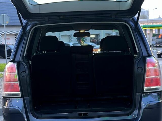 Синий Опель Зафира, объемом двигателя 1.6 л и пробегом 212 тыс. км за 5750 $, фото 7 на Automoto.ua