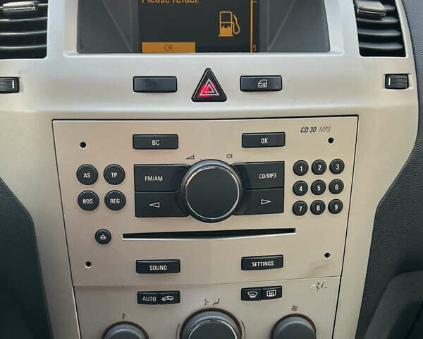 Синий Опель Зафира, объемом двигателя 1.8 л и пробегом 170 тыс. км за 6300 $, фото 38 на Automoto.ua