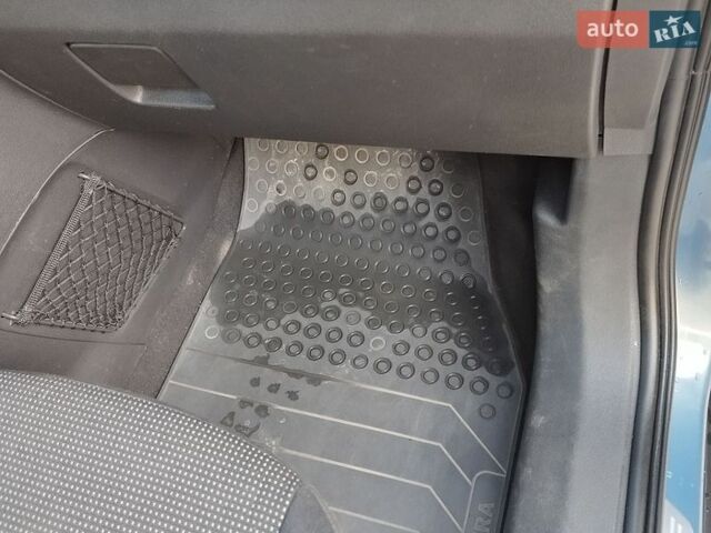 Синій Опель Зафіра, об'ємом двигуна 1.9 л та пробігом 342 тис. км за 6200 $, фото 38 на Automoto.ua