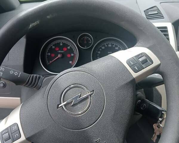 Синий Опель Зафира, объемом двигателя 1.7 л и пробегом 290 тыс. км за 6000 $, фото 12 на Automoto.ua