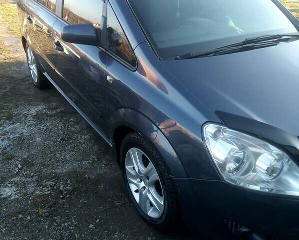 Синий Опель Зафира, объемом двигателя 1.7 л и пробегом 297 тыс. км за 6000 $, фото 5 на Automoto.ua