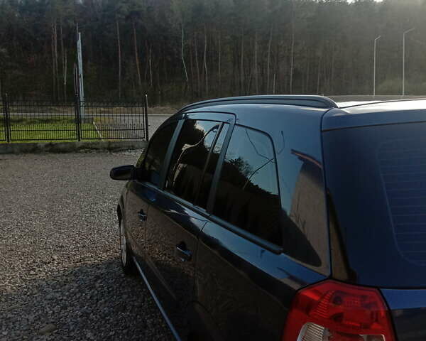 Синий Опель Зафира, объемом двигателя 1.69 л и пробегом 266 тыс. км за 6500 $, фото 1 на Automoto.ua