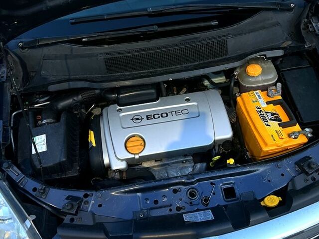 Синий Опель Зафира, объемом двигателя 1.6 л и пробегом 212 тыс. км за 5750 $, фото 13 на Automoto.ua