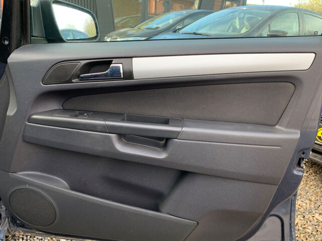 Синий Опель Зафира, объемом двигателя 1.7 л и пробегом 231 тыс. км за 6999 $, фото 19 на Automoto.ua