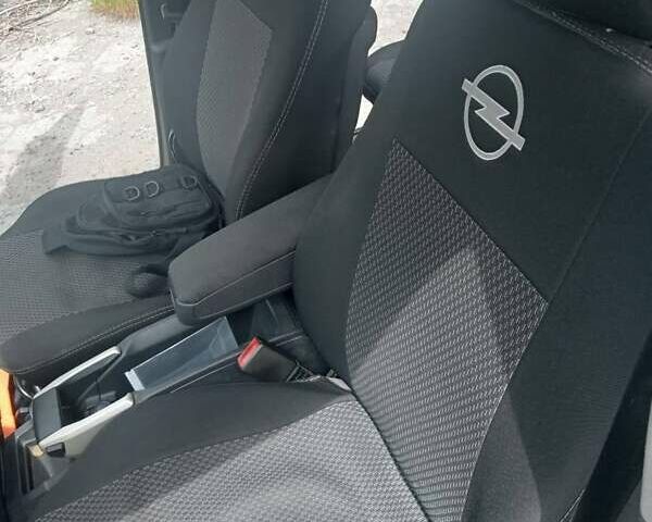 Синий Опель Зафира, объемом двигателя 1.7 л и пробегом 290 тыс. км за 6000 $, фото 5 на Automoto.ua