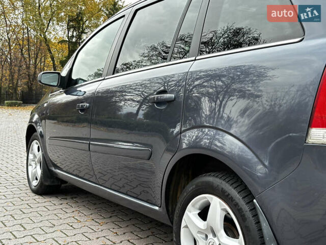 Синий Опель Зафира, объемом двигателя 1.9 л и пробегом 258 тыс. км за 5800 $, фото 10 на Automoto.ua