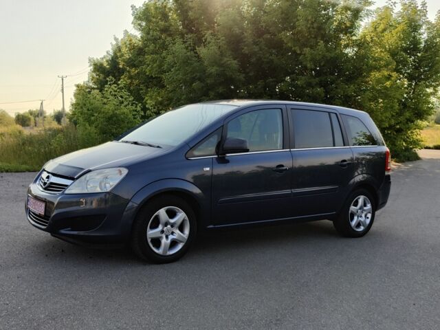 Синий Опель Зафира, объемом двигателя 1.8 л и пробегом 215 тыс. км за 5950 $, фото 1 на Automoto.ua