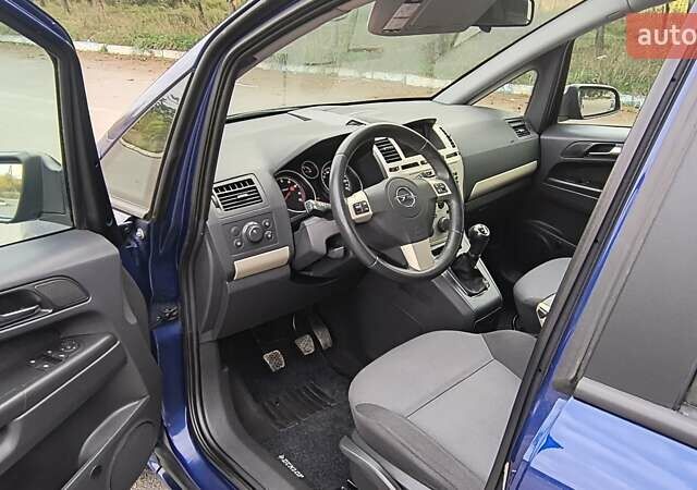 Синий Опель Зафира, объемом двигателя 1.6 л и пробегом 269 тыс. км за 5850 $, фото 38 на Automoto.ua