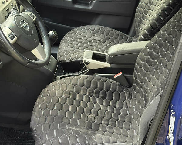 Синий Опель Зафира, объемом двигателя 1.91 л и пробегом 330 тыс. км за 5000 $, фото 10 на Automoto.ua