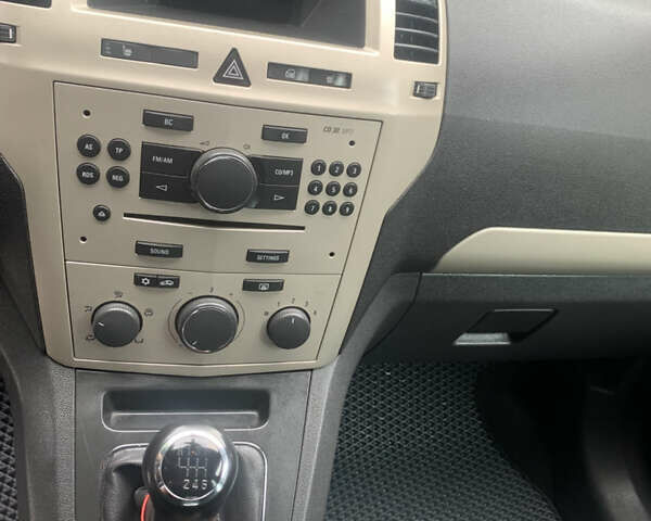 Синий Опель Зафира, объемом двигателя 1.69 л и пробегом 290 тыс. км за 5700 $, фото 15 на Automoto.ua