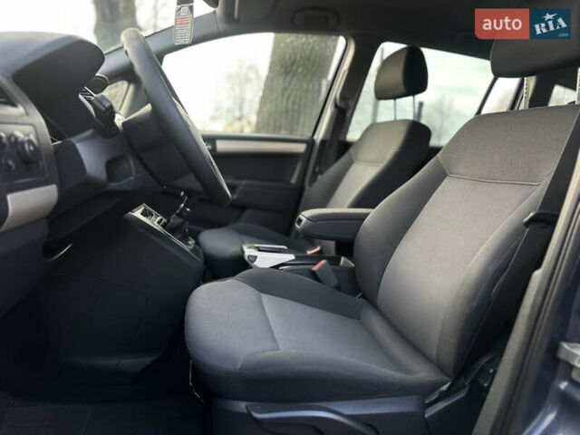 Синий Опель Зафира, объемом двигателя 1.8 л и пробегом 201 тыс. км за 6800 $, фото 23 на Automoto.ua