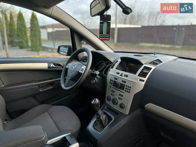 Синий Опель Зафира, объемом двигателя 1.8 л и пробегом 201 тыс. км за 6800 $, фото 43 на Automoto.ua