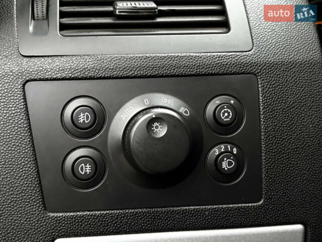 Синий Опель Зафира, объемом двигателя 1.9 л и пробегом 258 тыс. км за 5800 $, фото 41 на Automoto.ua