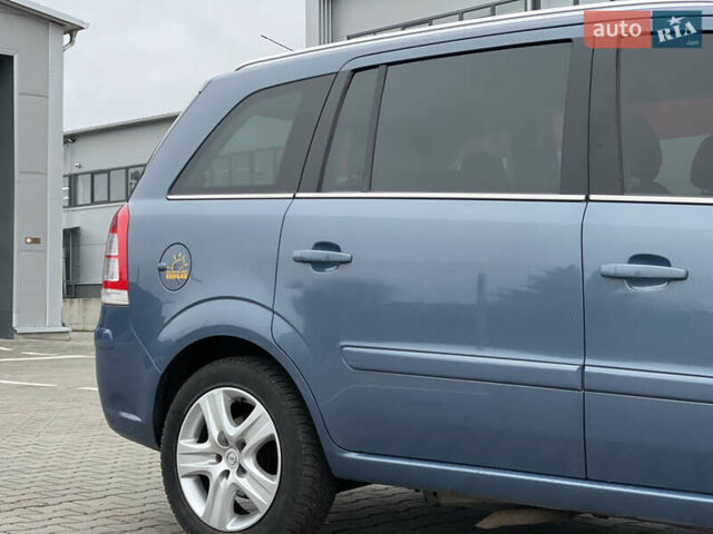 Синий Опель Зафира, объемом двигателя 1.6 л и пробегом 207 тыс. км за 6300 $, фото 4 на Automoto.ua