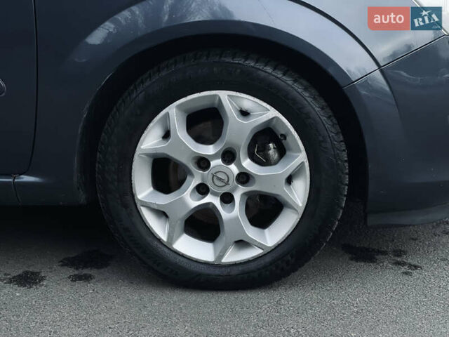 Синий Опель Зафира, объемом двигателя 1.6 л и пробегом 285 тыс. км за 6700 $, фото 15 на Automoto.ua