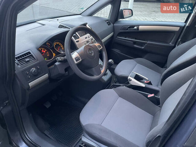 Синий Опель Зафира, объемом двигателя 1.6 л и пробегом 285 тыс. км за 6700 $, фото 25 на Automoto.ua