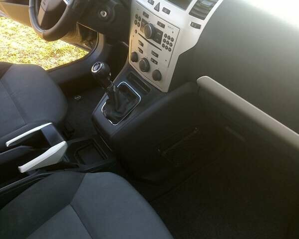 Синий Опель Зафира, объемом двигателя 1.7 л и пробегом 297 тыс. км за 6000 $, фото 2 на Automoto.ua