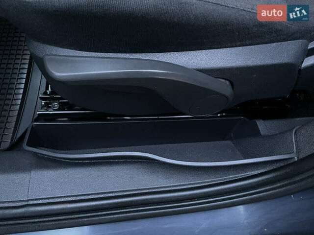 Синий Опель Зафира, объемом двигателя 1.6 л и пробегом 285 тыс. км за 6700 $, фото 44 на Automoto.ua