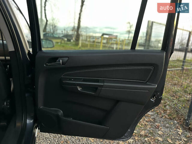 Синий Опель Зафира, объемом двигателя 1.8 л и пробегом 217 тыс. км за 7000 $, фото 34 на Automoto.ua