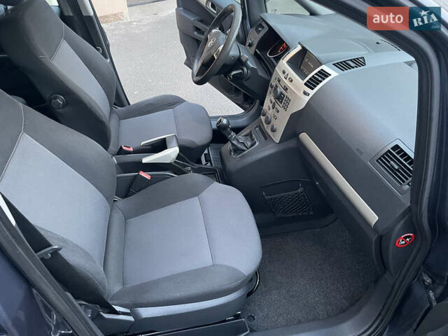 Синий Опель Зафира, объемом двигателя 1.6 л и пробегом 285 тыс. км за 6700 $, фото 26 на Automoto.ua