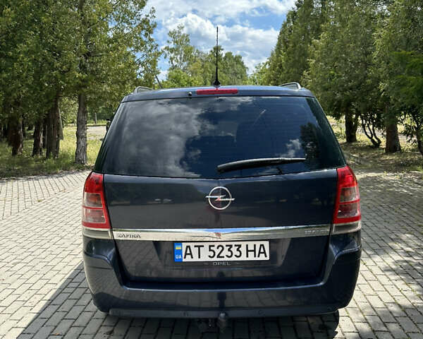 Синий Опель Зафира, объемом двигателя 1.7 л и пробегом 222 тыс. км за 6500 $, фото 3 на Automoto.ua