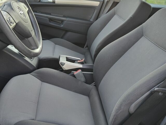 Синий Опель Зафира, объемом двигателя 1.8 л и пробегом 215 тыс. км за 5950 $, фото 5 на Automoto.ua