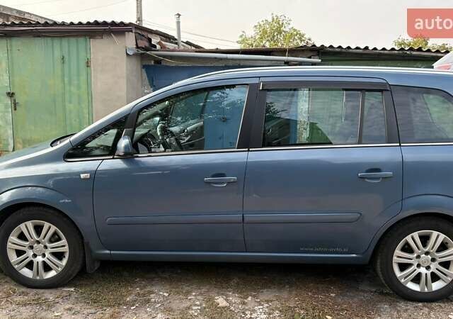 Синій Опель Зафіра, об'ємом двигуна 1.6 л та пробігом 330 тис. км за 5000 $, фото 1 на Automoto.ua