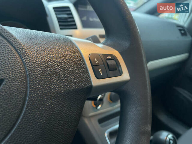 Синий Опель Зафира, объемом двигателя 1.6 л и пробегом 285 тыс. км за 6700 $, фото 38 на Automoto.ua