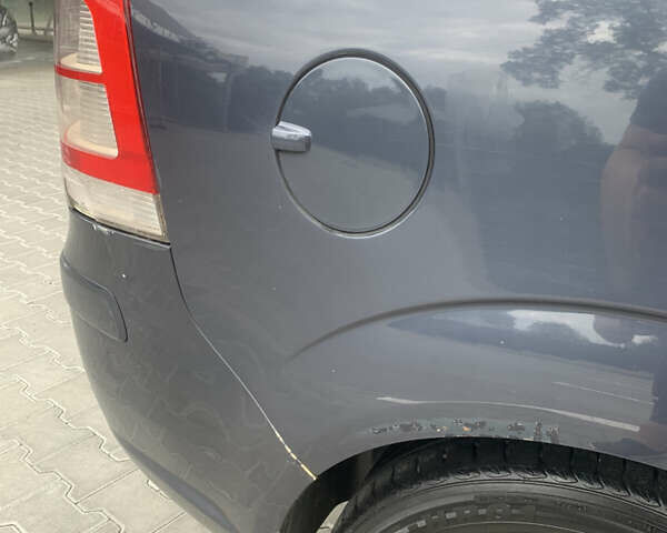 Синий Опель Зафира, объемом двигателя 1.69 л и пробегом 290 тыс. км за 5700 $, фото 5 на Automoto.ua