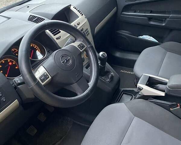 Синий Опель Зафира, объемом двигателя 1.7 л и пробегом 235 тыс. км за 6700 $, фото 7 на Automoto.ua