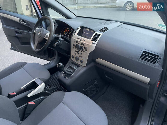 Синий Опель Зафира, объемом двигателя 1.6 л и пробегом 285 тыс. км за 6700 $, фото 28 на Automoto.ua