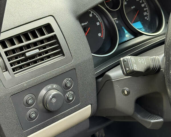 Синій Опель Зафіра, об'ємом двигуна 1.91 л та пробігом 330 тис. км за 5200 $, фото 12 на Automoto.ua