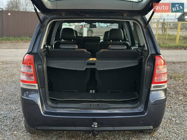 Синий Опель Зафира, объемом двигателя 1.8 л и пробегом 217 тыс. км за 7000 $, фото 48 на Automoto.ua