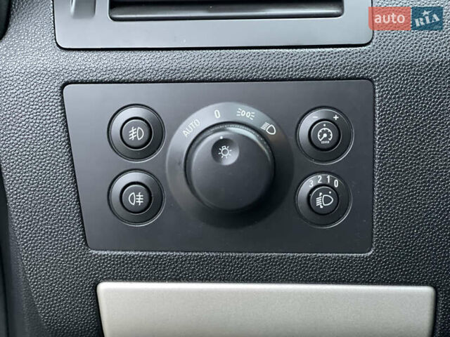 Синий Опель Зафира, объемом двигателя 1.6 л и пробегом 207 тыс. км за 6300 $, фото 25 на Automoto.ua