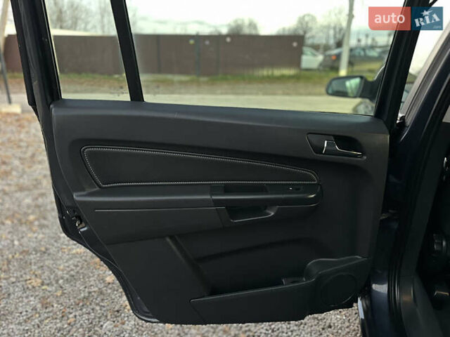 Синий Опель Зафира, объемом двигателя 1.8 л и пробегом 217 тыс. км за 7000 $, фото 31 на Automoto.ua