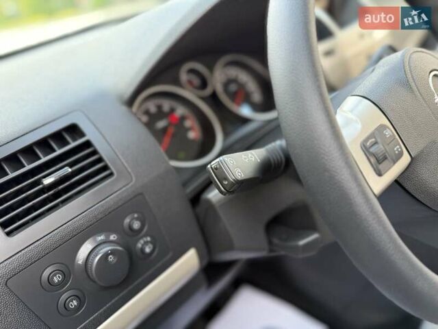 Синий Опель Зафира, объемом двигателя 1.6 л и пробегом 180 тыс. км за 6750 $, фото 41 на Automoto.ua