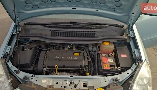 Синий Опель Зафира, объемом двигателя 1.6 л и пробегом 192 тыс. км за 6000 $, фото 6 на Automoto.ua