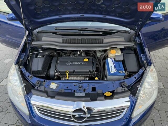 Синий Опель Зафира, объемом двигателя 1.6 л и пробегом 180 тыс. км за 6750 $, фото 81 на Automoto.ua
