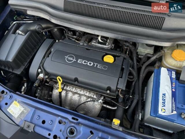 Синий Опель Зафира, объемом двигателя 1.6 л и пробегом 180 тыс. км за 6750 $, фото 80 на Automoto.ua