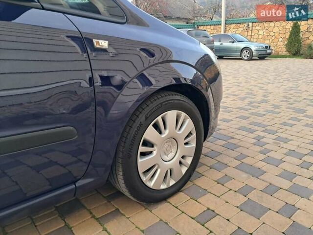 Синий Опель Зафира, объемом двигателя 1.6 л и пробегом 264 тыс. км за 5650 $, фото 20 на Automoto.ua