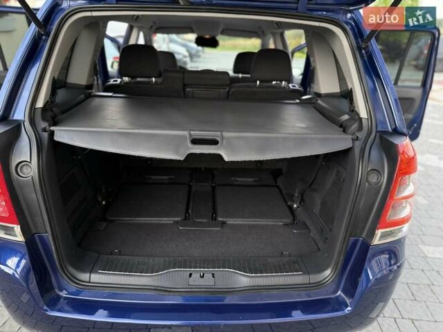 Синий Опель Зафира, объемом двигателя 1.6 л и пробегом 180 тыс. км за 6750 $, фото 77 на Automoto.ua