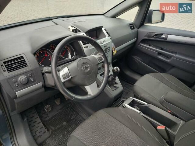 Синий Опель Зафира, объемом двигателя 1.7 л и пробегом 260 тыс. км за 6600 $, фото 5 на Automoto.ua