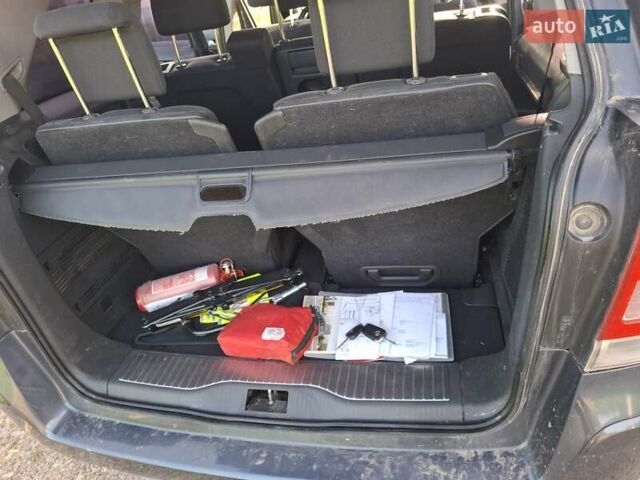 Синий Опель Зафира, объемом двигателя 1.7 л и пробегом 252 тыс. км за 6100 $, фото 8 на Automoto.ua