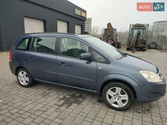 Синий Опель Зафира, объемом двигателя 1.7 л и пробегом 260 тыс. км за 6600 $, фото 1 на Automoto.ua