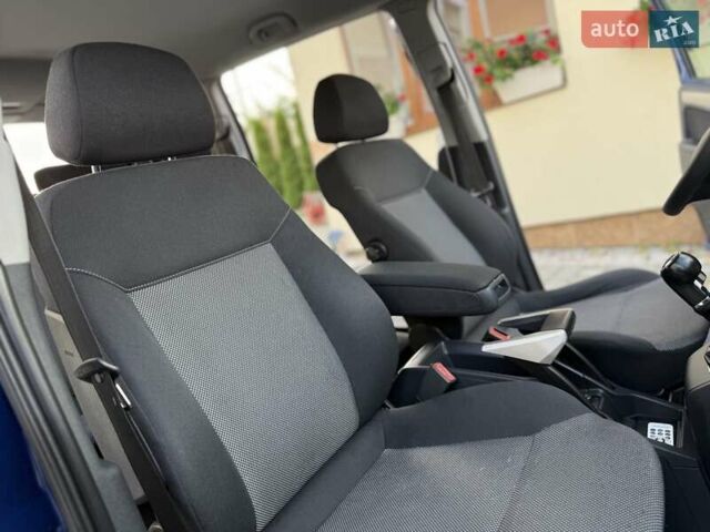 Синий Опель Зафира, объемом двигателя 1.6 л и пробегом 180 тыс. км за 6750 $, фото 65 на Automoto.ua