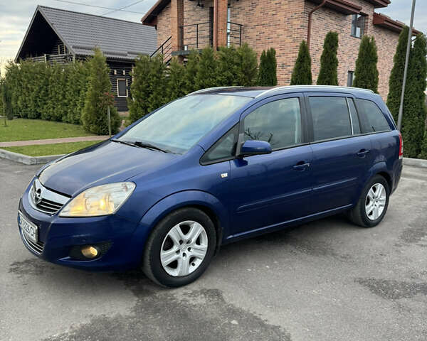 Синий Опель Зафира, объемом двигателя 1.7 л и пробегом 294 тыс. км за 4800 $, фото 1 на Automoto.ua