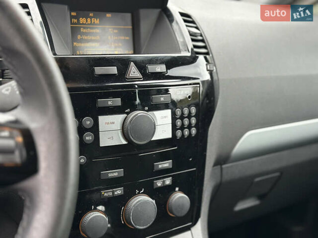 Синий Опель Зафира, объемом двигателя 1.8 л и пробегом 220 тыс. км за 6999 $, фото 13 на Automoto.ua