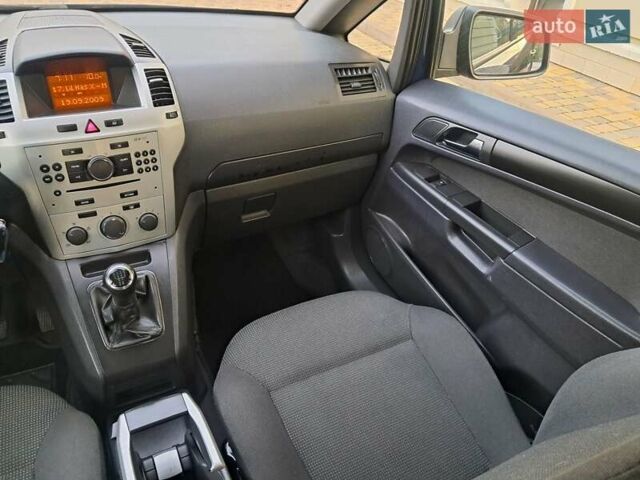 Синий Опель Зафира, объемом двигателя 1.6 л и пробегом 264 тыс. км за 5650 $, фото 51 на Automoto.ua